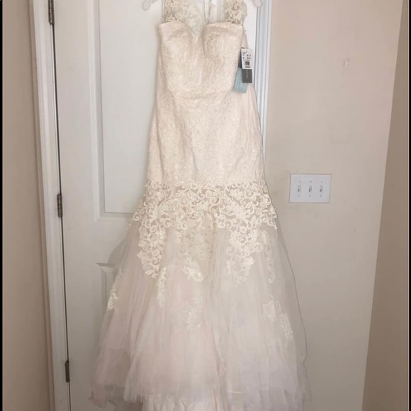 Ivory wedding dress